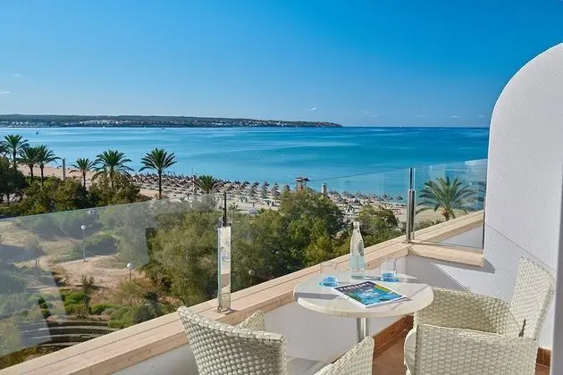 Premium Büyük Yataklı Tek Kişilik Oda, Balkon, Kısmi Deniz Manzaralı