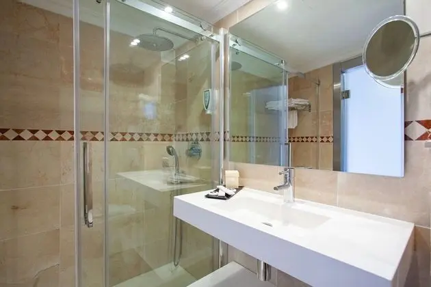Tek Büyük Yataklı Oda, Balkon, Okyanus Manzaralı