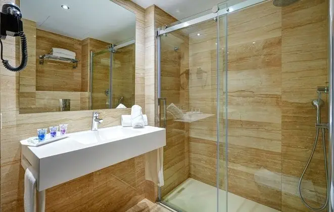 Tek Büyük Yataklı Oda, Balkon (2 adults + 1 child)