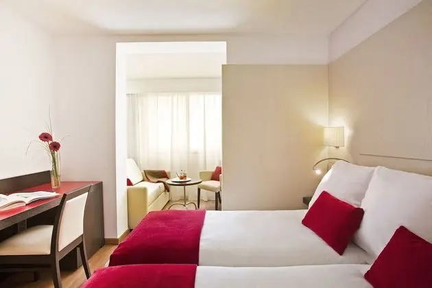 Standard Tek Büyük veya İki Ayrı Yataklı Oda, Balkon