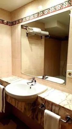 Büyük Yataklı Tek Kişilik Oda, Balkon, Deniz Manzaralı