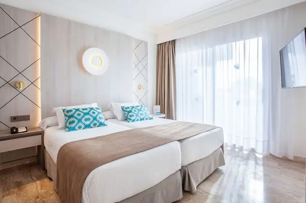 Büyük Yataklı Tek Kişilik Oda, Balkon, Deniz Manzaralı