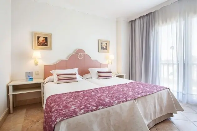 Süit, Balkon, Bahçe Manzaralı (2 adults + 2 children)
