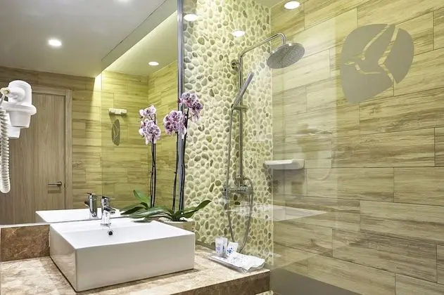 Tek Büyük Yataklı Oda, Balkon