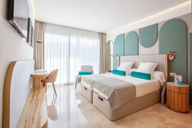 Büyük Yataklı Tek Kişilik Oda, Balkon, Deniz Manzaralı