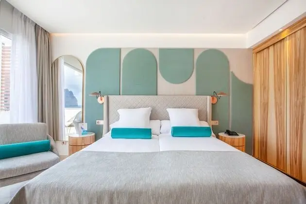 Süit, Deniz Manzaralı (2 adults + 2 children)