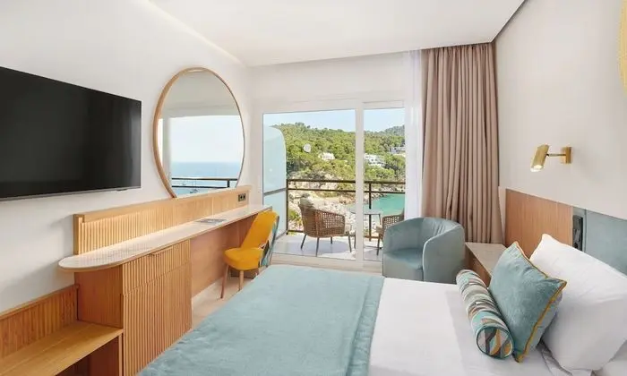 Tek Büyük Yataklı Oda, Balkon, Deniz Manzaralı