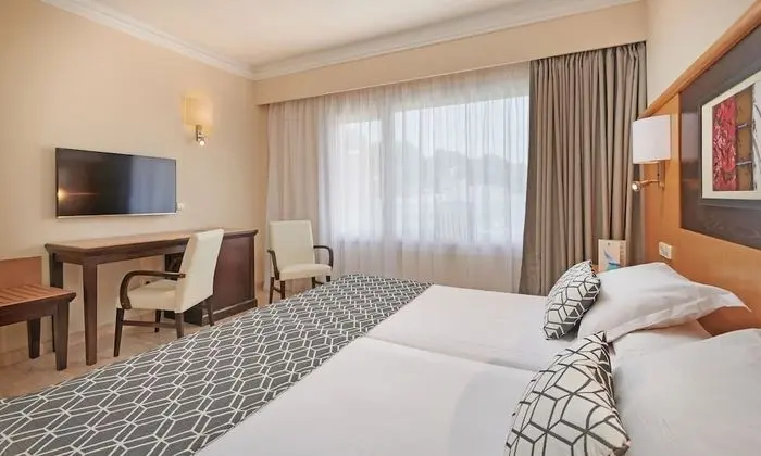 Tek Büyük Yataklı Oda, Balkon