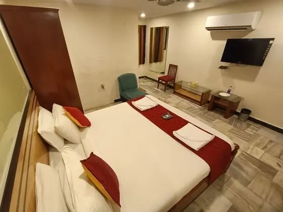 Deluxe Tek Büyük Yataklı Oda