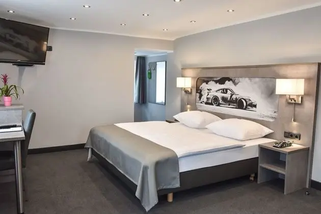 Junior Tek Büyük Yataklı Oda