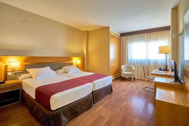 Tek Büyük Yataklı Oda, Şehir Manzaralı (with extra bed)