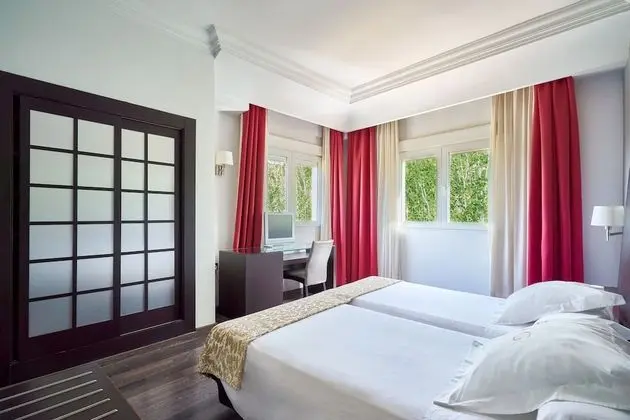 Tek Büyük veya İki Ayrı Yataklı Oda