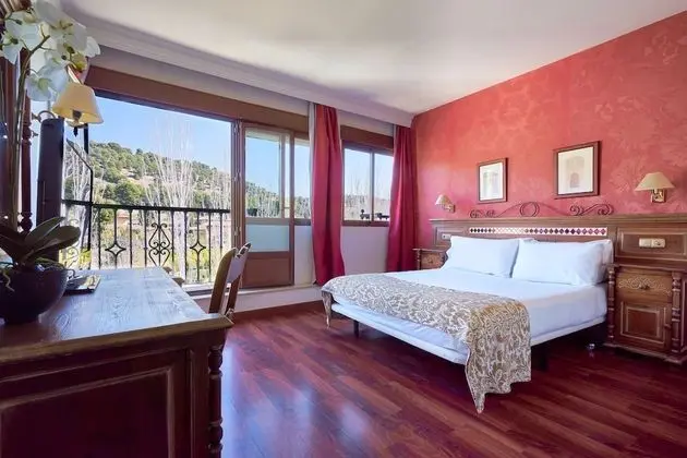 Tek Büyük veya İki Ayrı Yataklı Oda