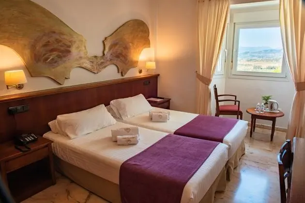 Tek Büyük Yataklı Oda