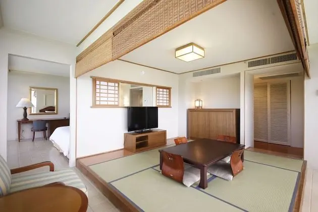 Traditional Süit, Okyanusa Sıfır (4 adults, 2 beds +2 Japanese Futons)