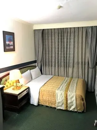 Business Tek Büyük Yataklı Oda, Ortak Banyo