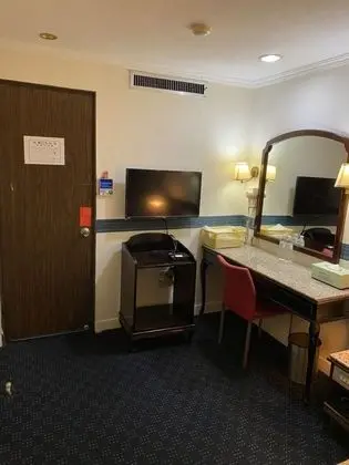 Business Tek Büyük Yataklı Oda, Ortak Banyo