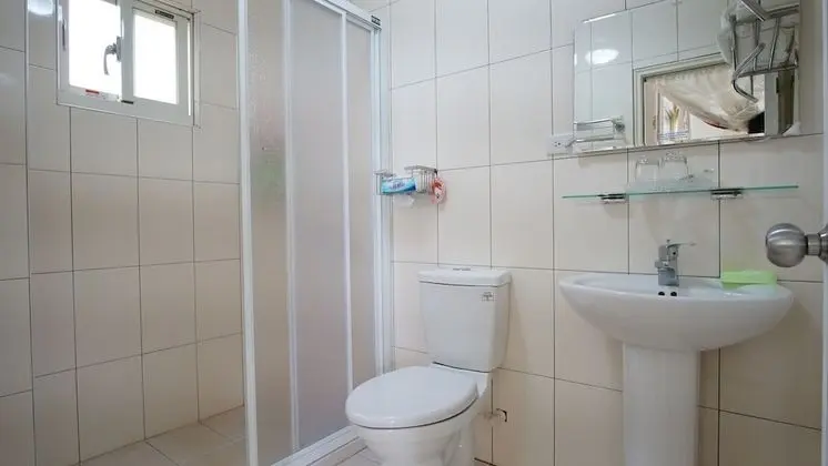 Family Tek Büyük Yataklı Oda, Ortak Banyo, Avlu