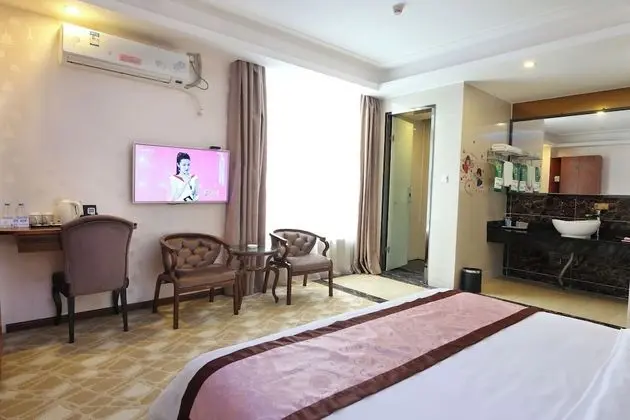 Deluxe Tek Büyük Yataklı Oda