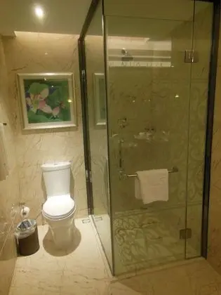Business Tek Büyük Yataklı Oda