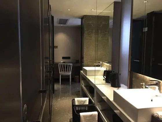 Business Tek Büyük Yataklı Oda