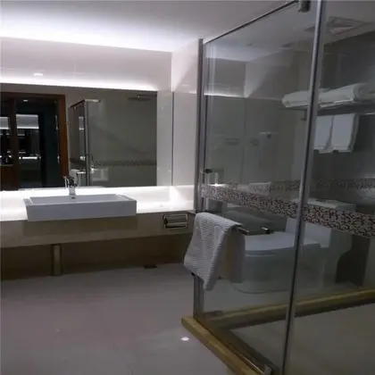 Business Tek Büyük Yataklı Oda