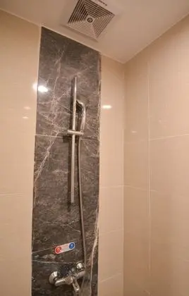 Business Tek Büyük Yataklı Oda