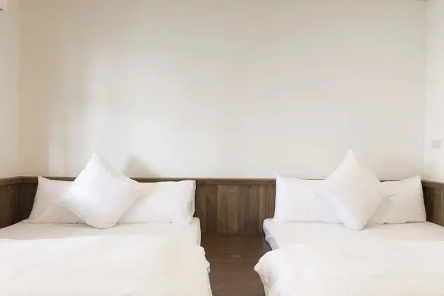 Dört Kişilik Oda, 2 Çift Kişilik Yatak, Ortak Banyo