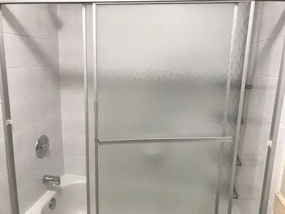 Basic Tek Büyük Yataklı Oda, Ortak Banyo