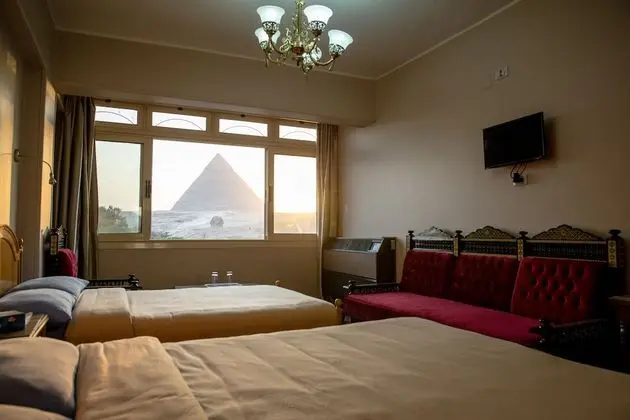 Standard Oda, Tepe Manzaralı (Pyramids)