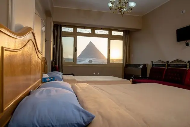 Standard Oda, Tepe Manzaralı (Pyramids)