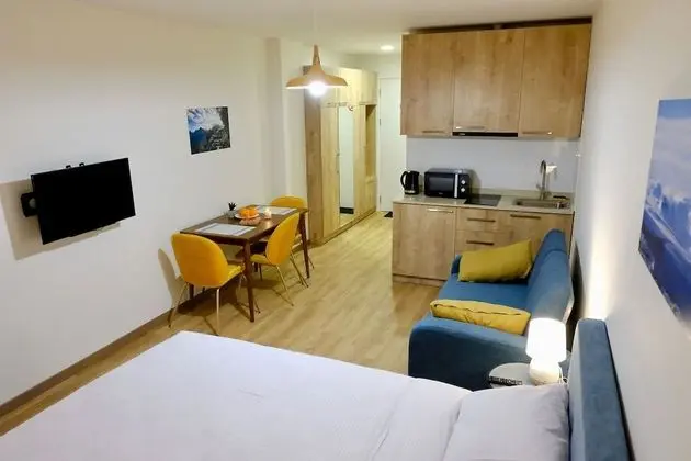 Basic Apart Daire, 1 Büyük (Queen) Boy Yatak ve Çekyat, Sigara İçilmez, Dağ Manzaralı