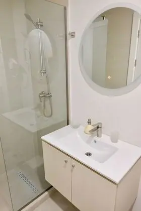 Basic Apart Daire, 1 Büyük (Queen) Boy Yatak ve Çekyat, Sigara İçilmez, Dağ Manzaralı