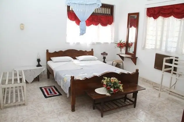 Deluxe Tek Büyük Yataklı Oda, 1 Çift Kişilik Yatak, Bahçe Manzaralı, Bahçeli