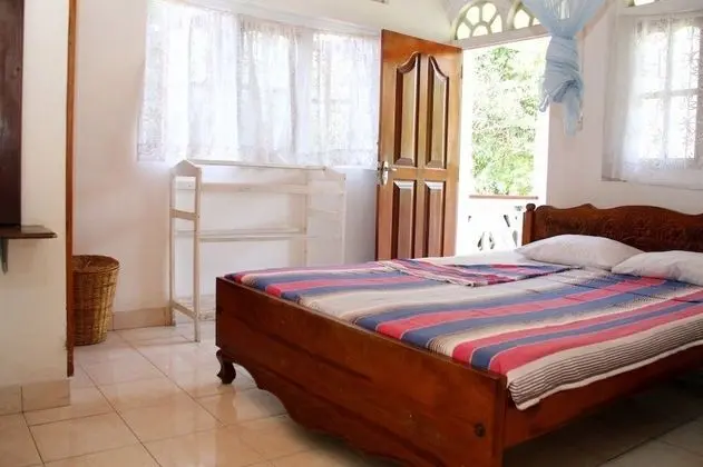 Deluxe Tek Büyük Yataklı Oda, 1 Çift Kişilik Yatak, Bahçe Manzaralı, Bahçeli