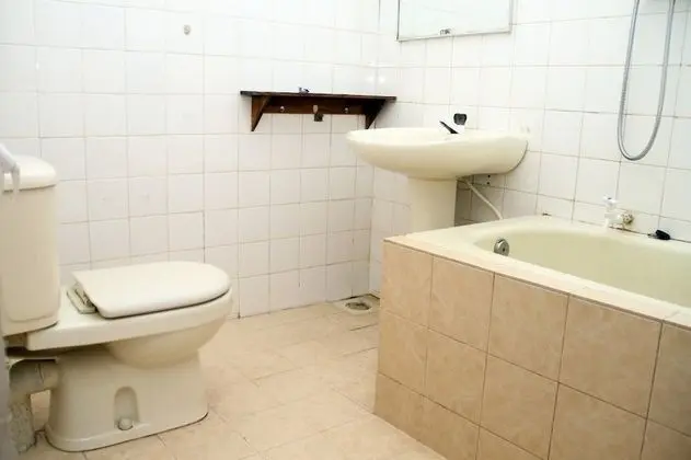 Deluxe Tek Büyük Yataklı Oda, 1 Çift Kişilik Yatak, Bahçe Manzaralı, Bahçeli