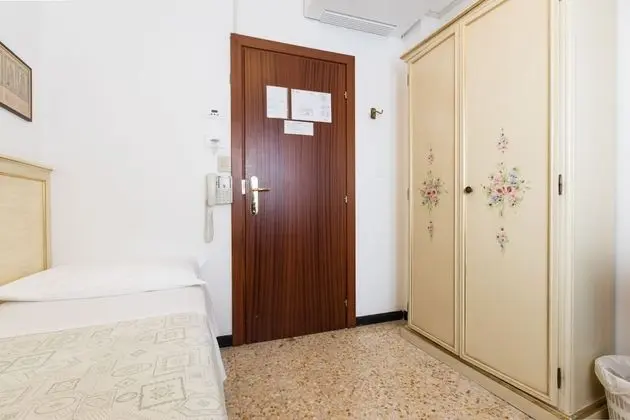 Tek Kişilik Oda, Ortak Banyo