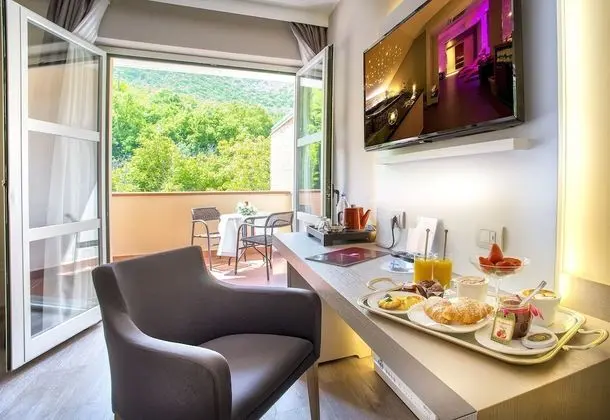 Luxury Tek Büyük Yataklı Oda, 1 Yatak Odası, Bahçe Manzaralı