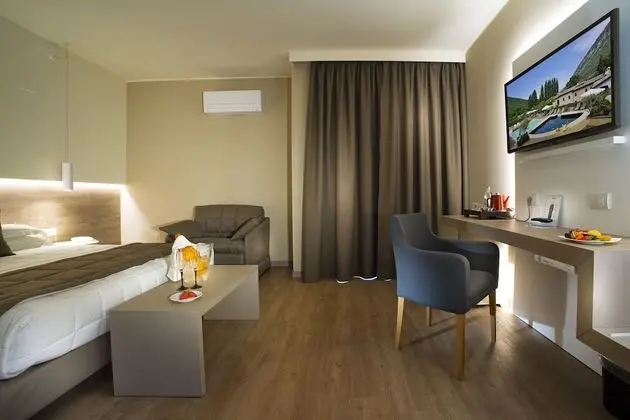 Luxury Tek Büyük Yataklı Oda, 1 Yatak Odası, Bahçe Manzaralı (SPA access)