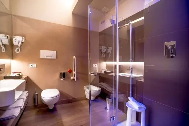 Superior Tek Büyük Yataklı Oda (Spa Access)