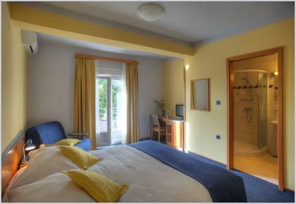 Tek Büyük Yataklı Oda, Balkon