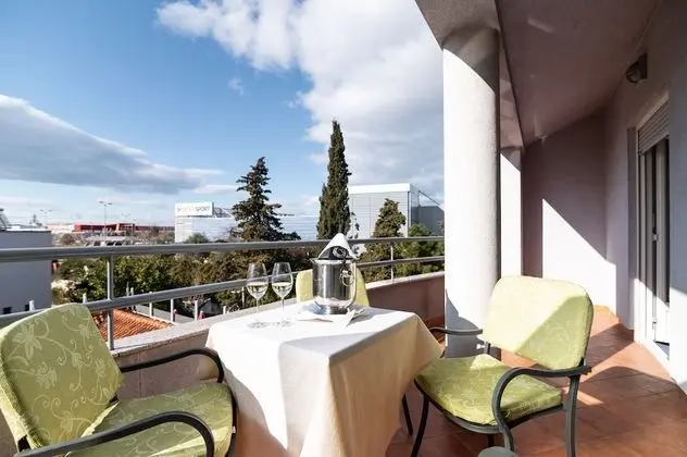 Tek Büyük Yataklı Oda, Balkon