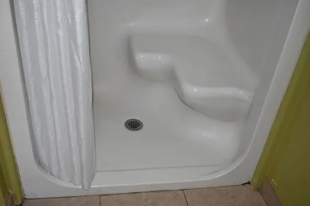 Standard Oda, 1 En Büyük (King) Boy Yatak, Buzdolabı ve Mikrodalga
