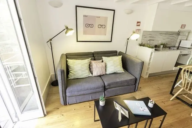 Apart Daire, 2 Yatak Odası, Teras, Bahçeli