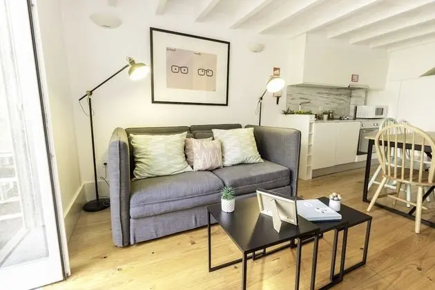 Apart Daire, 2 Yatak Odası, Teras, Bahçeli