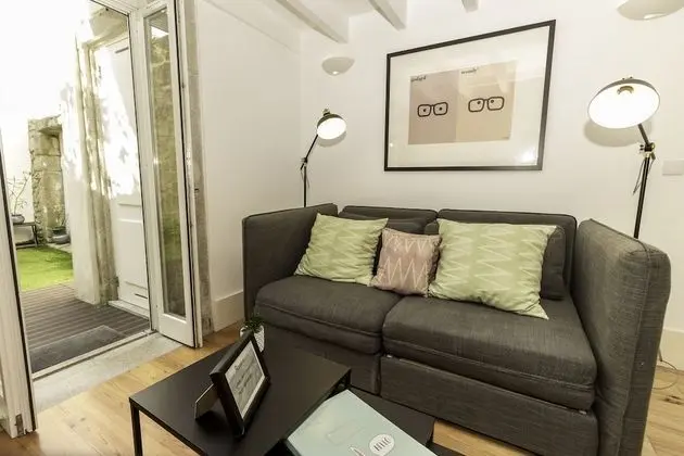 Apart Daire, 2 Yatak Odası, Teras, Bahçeli