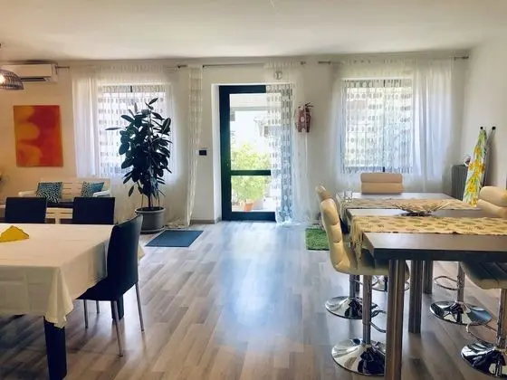 Tek Büyük Yataklı Oda, Balkon