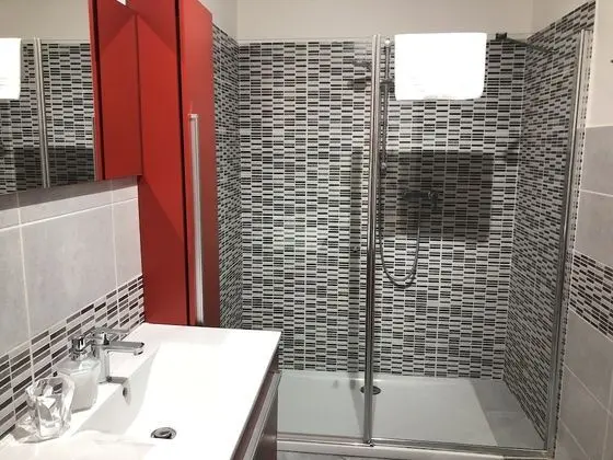 Tek Büyük Yataklı Oda, Balkon
