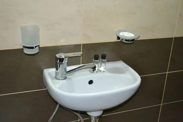 Basic Tek Büyük veya İki Ayrı Yataklı Oda