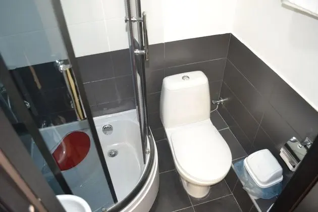 Basic Tek Büyük veya İki Ayrı Yataklı Oda